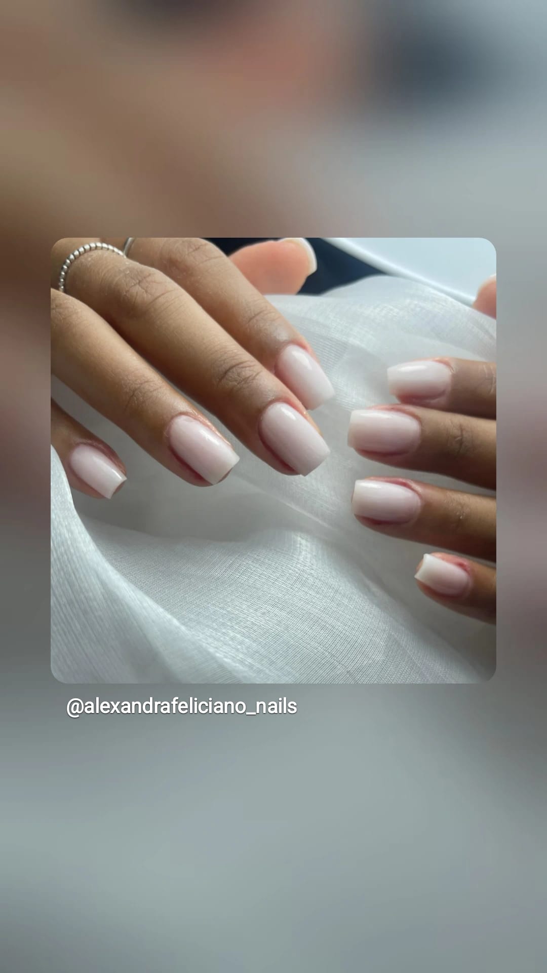 Modelo de unha Alexandra Nail